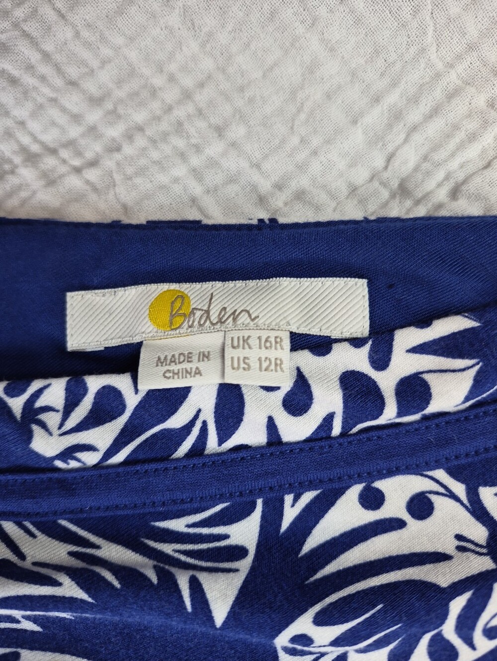 Boden Lorna Faux-Wrap Jersey Mini Dress, Size 12, Blue/White Dawn Bird Tile, EUC - Picture 2 of 12